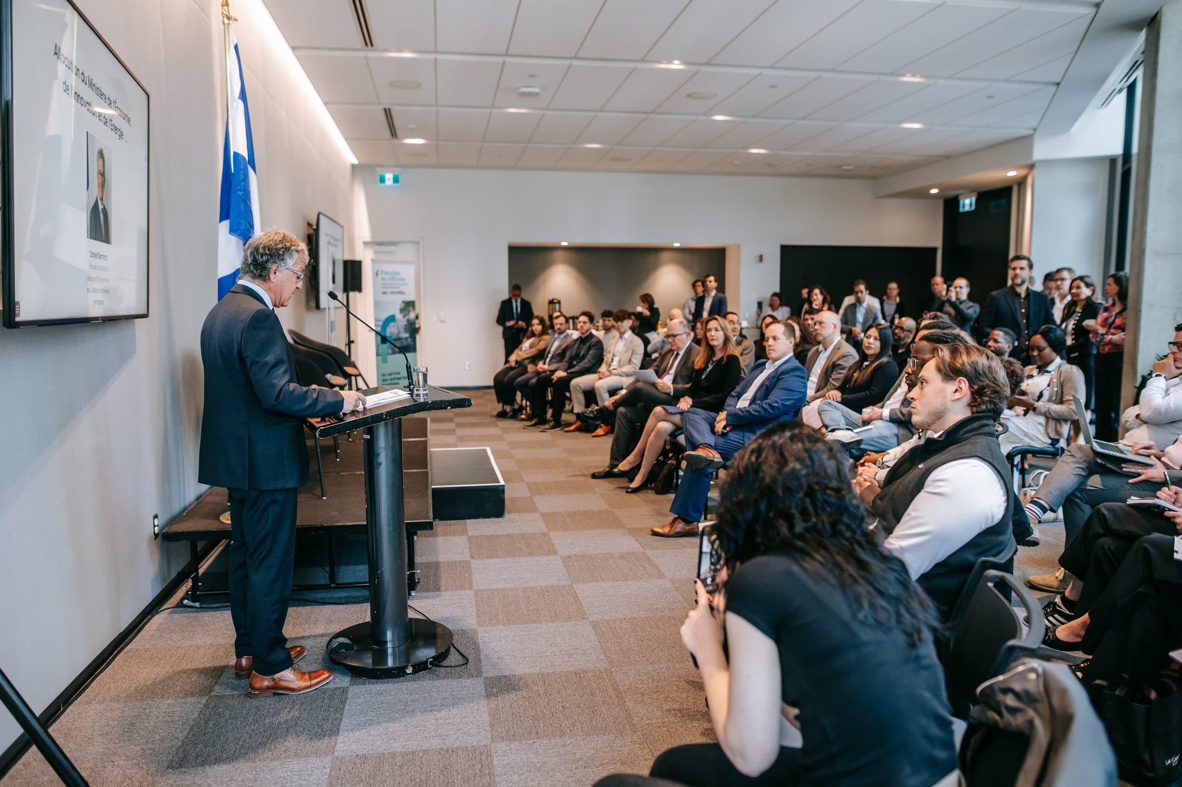 Allocution devant une salle d'entrepreneurs